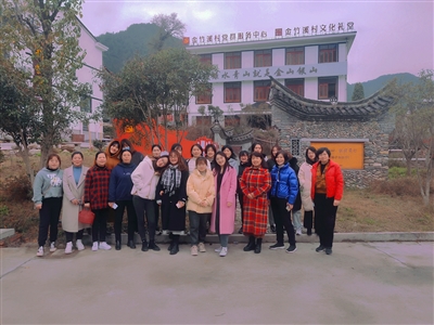 工會組織慶“三八”女神節(jié)趣味活動(dòng)