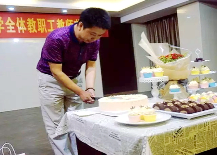 平凡人不平凡的幸?！浲庹Z小學(xué)教師節(jié)活動日