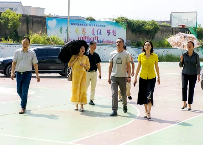 副縣長(zhǎng)邵海麗、馬倩蒞臨我校調(diào)研指導(dǎo)工作